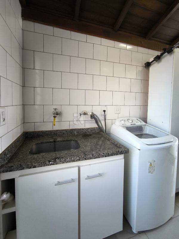 Casa em condomínio à venda no bairro Residencial Itamaracá: LAVANDERIA