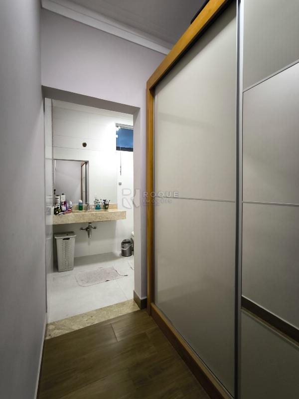 Casa Residencial à venda no bairro Jardim Santana: CLOSET