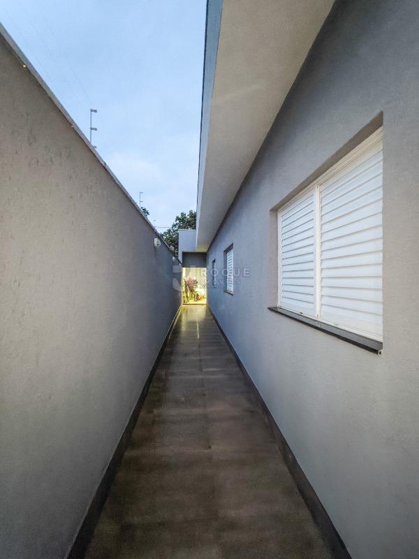 Casa Residencial à venda no bairro Jardim Santana: LATERAL EXTERNA