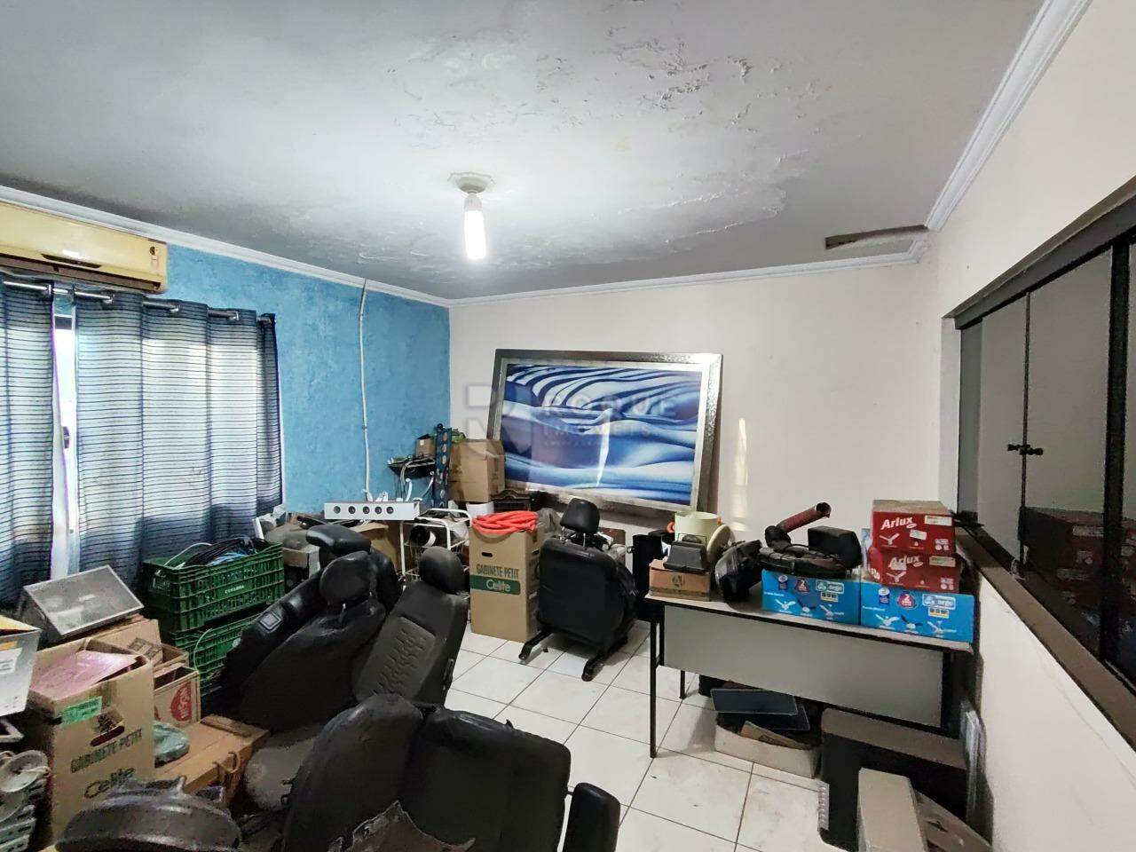 Barracão/Galpão para aluguel no bairro Jardim Grêmio: Sala mezanino