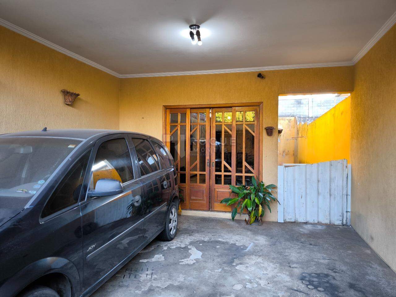 Casa Residencial à venda no bairro Jardim Ouro Verde: GARAGEM