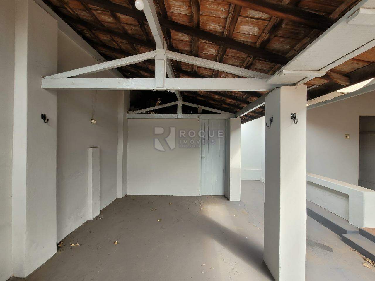 Casa Residencial à venda no bairro Vila Fascina: Fundos