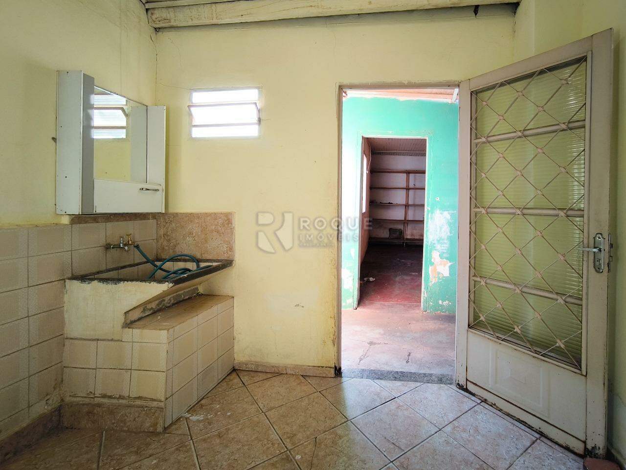 Casa Residencial à venda no bairro Centro: LAVANDERIA CASA 2