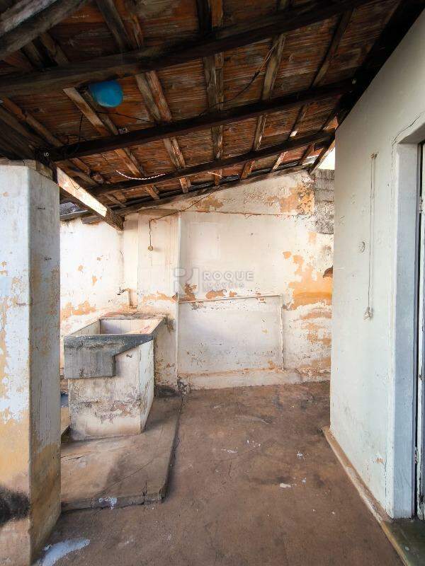 Casa Residencial à venda no bairro Centro: LAVANDERIA
