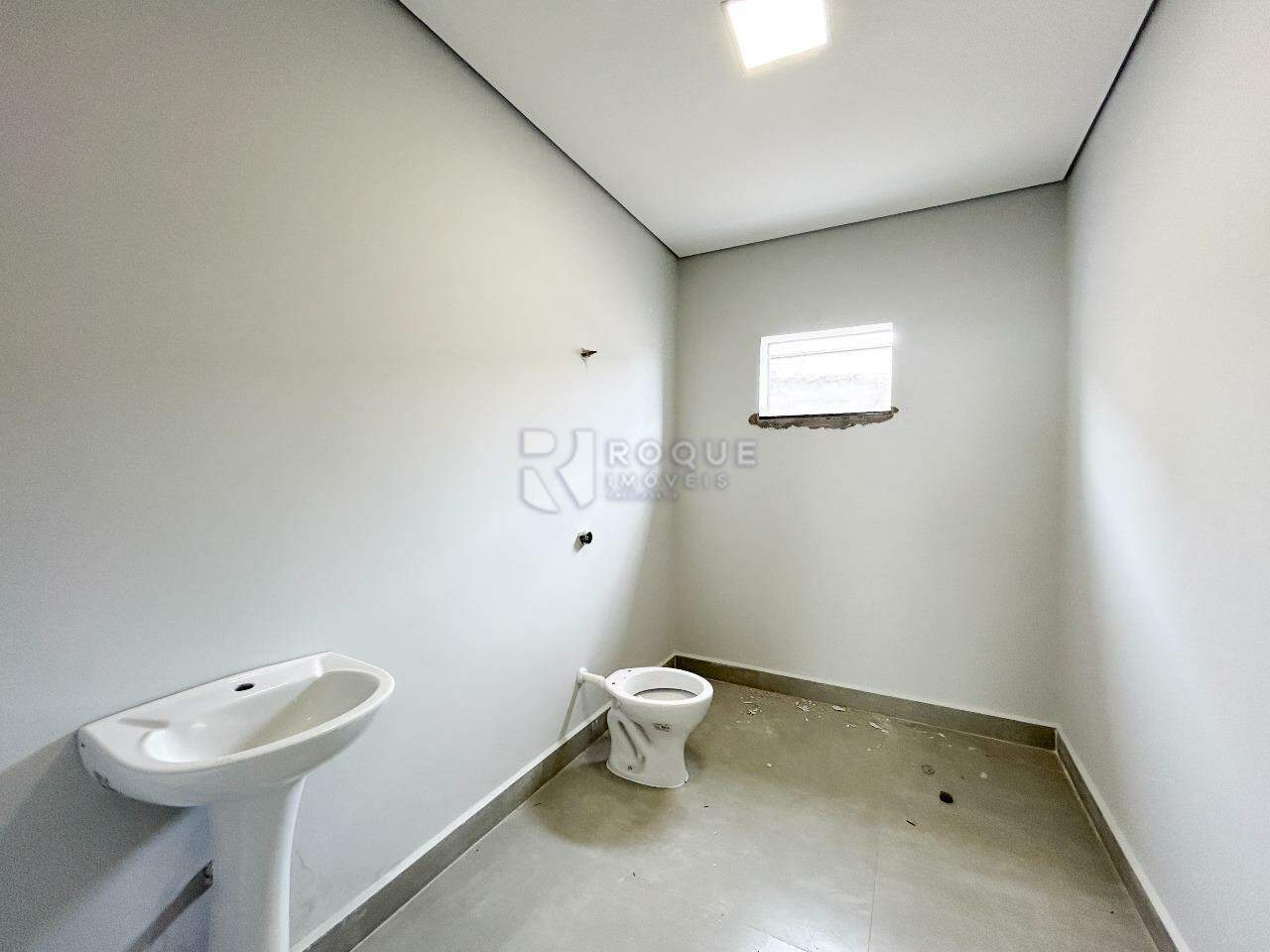 Barracão/Galpão para aluguel no bairro Vila Cristovam: WC social 1