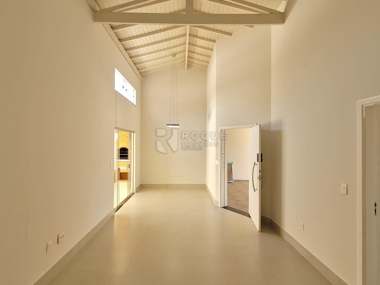 Casa em condomínio à venda no bairro Parque Residencial Roland: SALA