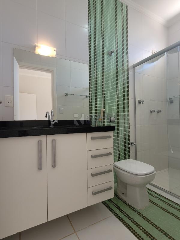 Casa em condomínio à venda no bairro Parque Residencial Roland: BANHEIRO SUÍTE 2