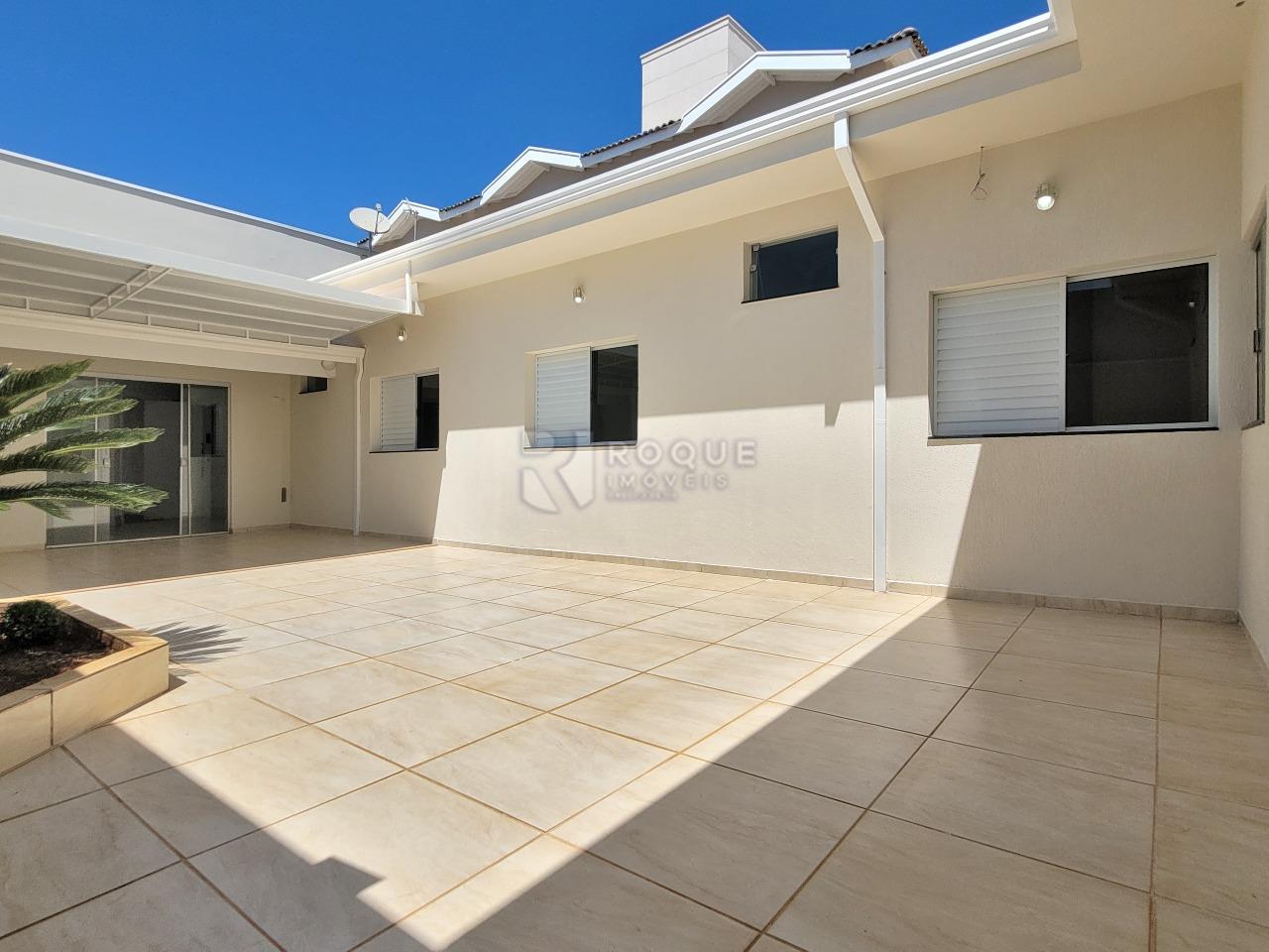 Casa em condomínio à venda no bairro Parque Residencial Roland: QUINTAL