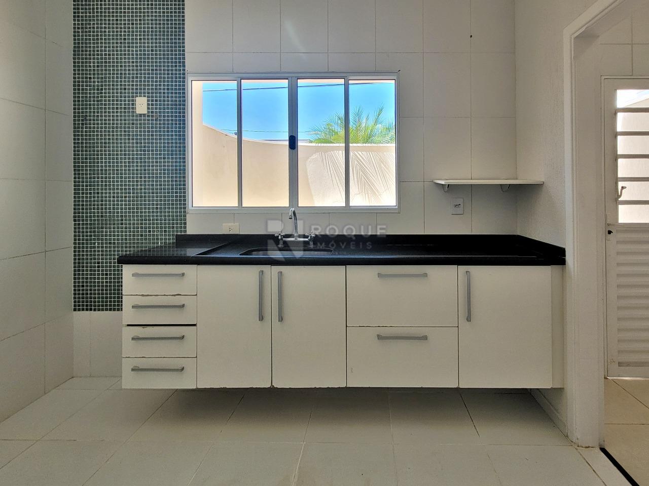 Casa em condomínio à venda no bairro Parque Residencial Roland: COZINHA