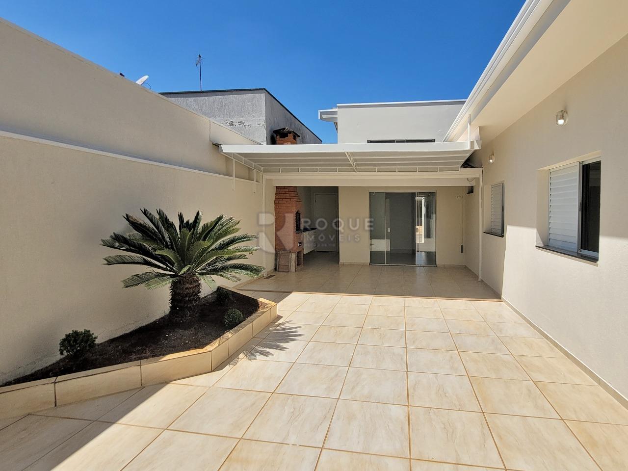 Casa em condomínio à venda no bairro Parque Residencial Roland: QUINTAL