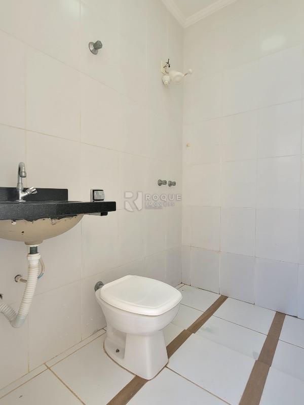 Casa em condomínio à venda no bairro Parque Residencial Roland: LAVABO EXTERNO 