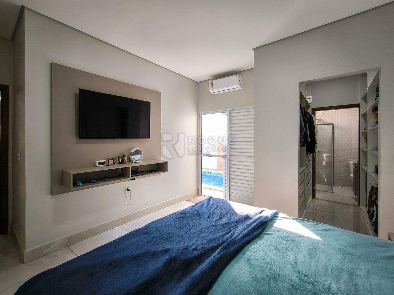Casa em condomínio à venda no bairro Jardim Residencial Campo Novo: SUÍTE