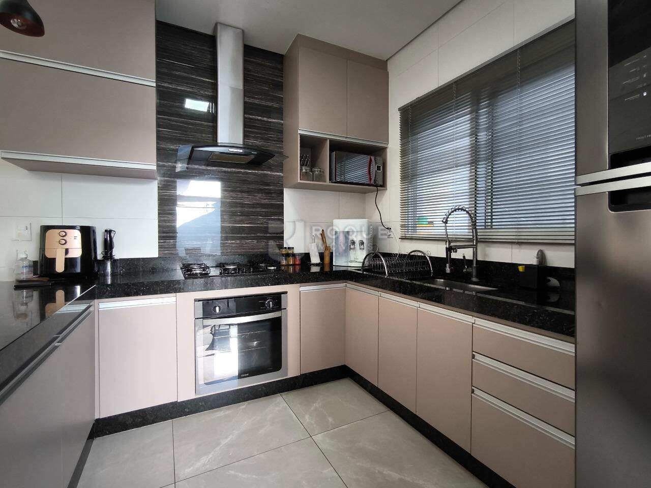 Casa em condomínio à venda no bairro Jardim Residencial Campo Novo: COZINHA