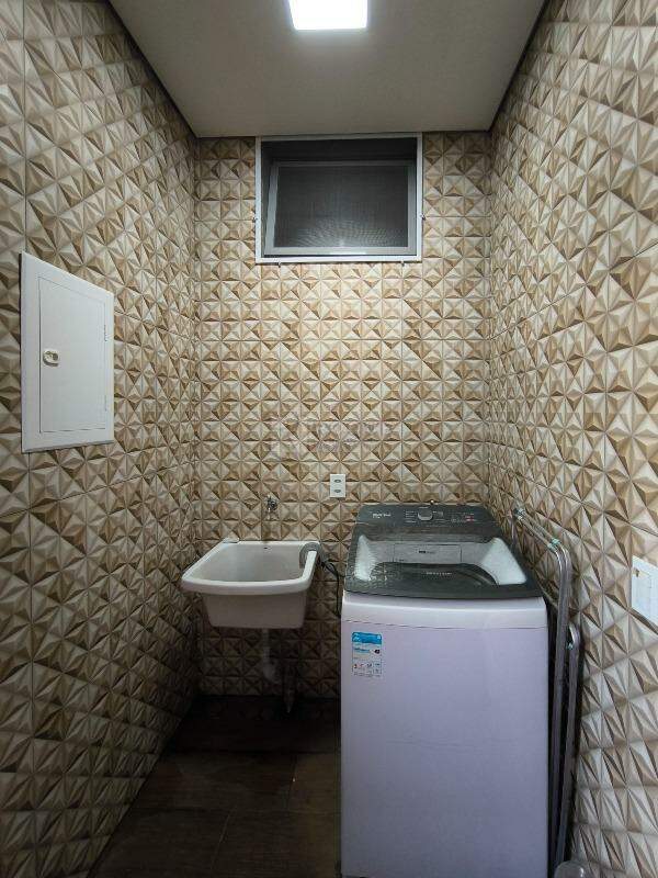 Casa em condomínio à venda no bairro Jardim Residencial Campo Novo: LAVANDERIA