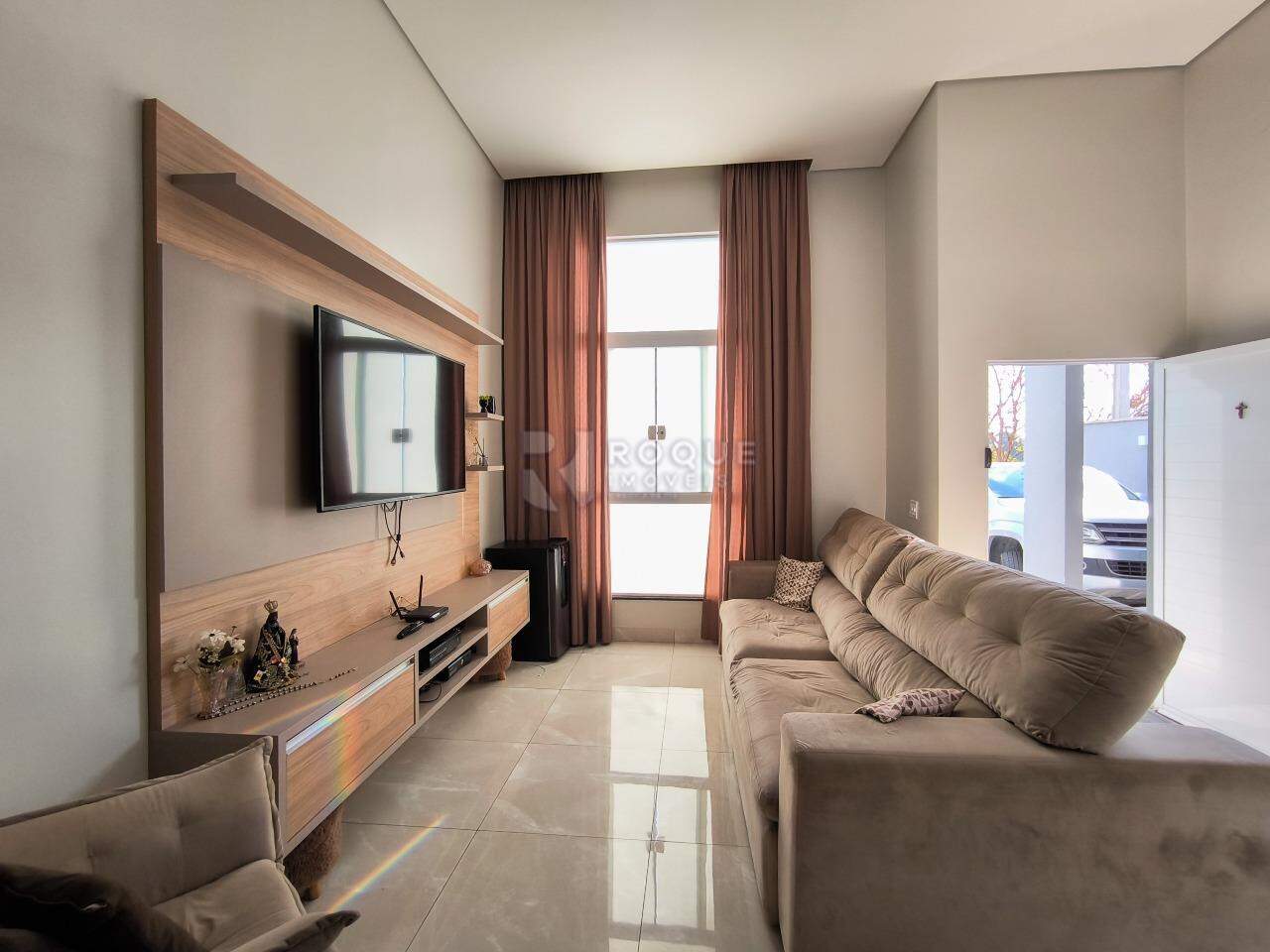 Casa em condomínio à venda no bairro Jardim Residencial Campo Novo: SALA DE ESTAR