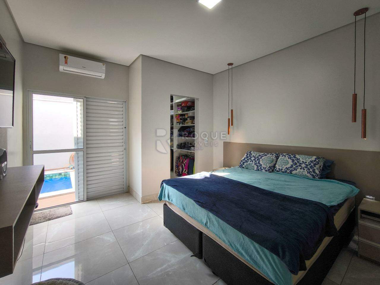 Casa em condomínio à venda no bairro Jardim Residencial Campo Novo: SUÍTE