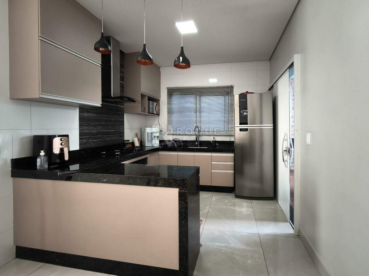 Casa em condomínio à venda no bairro Jardim Residencial Campo Novo: COZINHA
