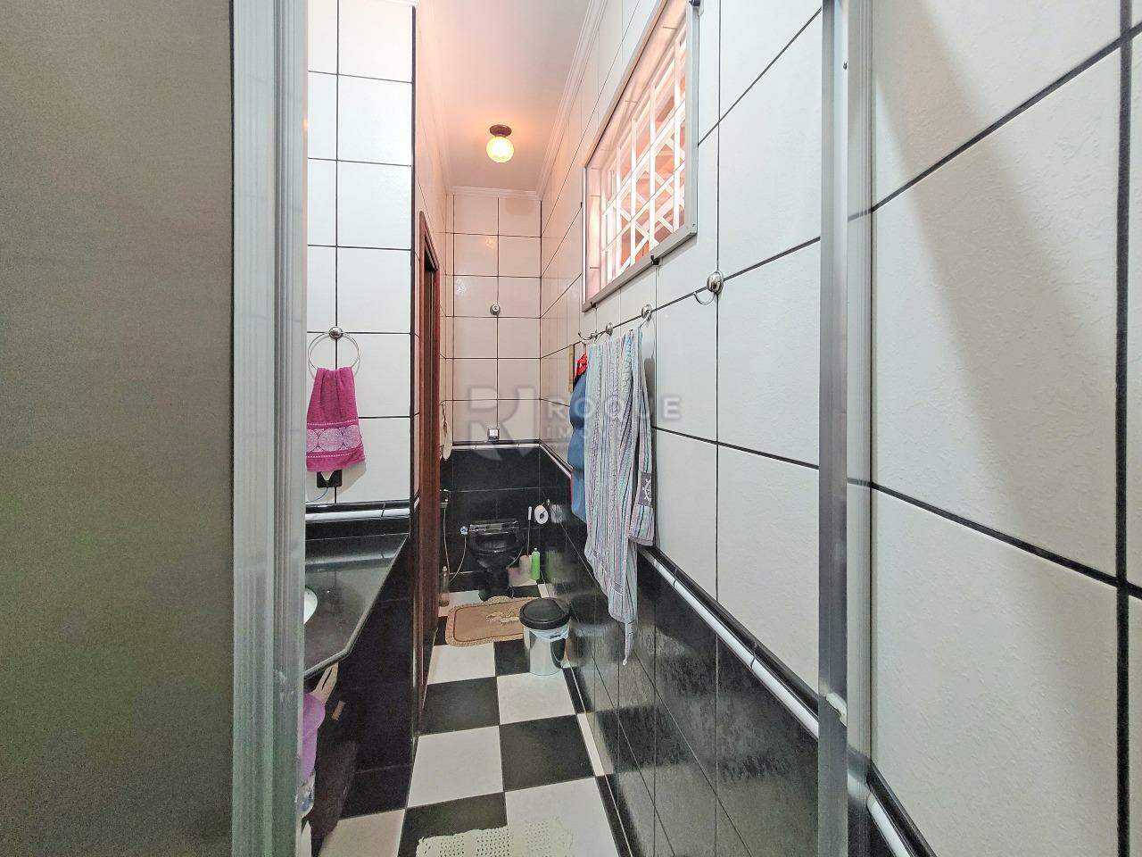 Casa Residencial à venda no bairro Jardim Residencial Santa Amália: BANHEIRO SUÍTE