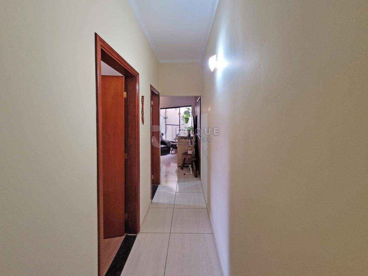 Casa Residencial à venda no bairro Jardim Residencial Santa Amália: CORREDOR INTERNO