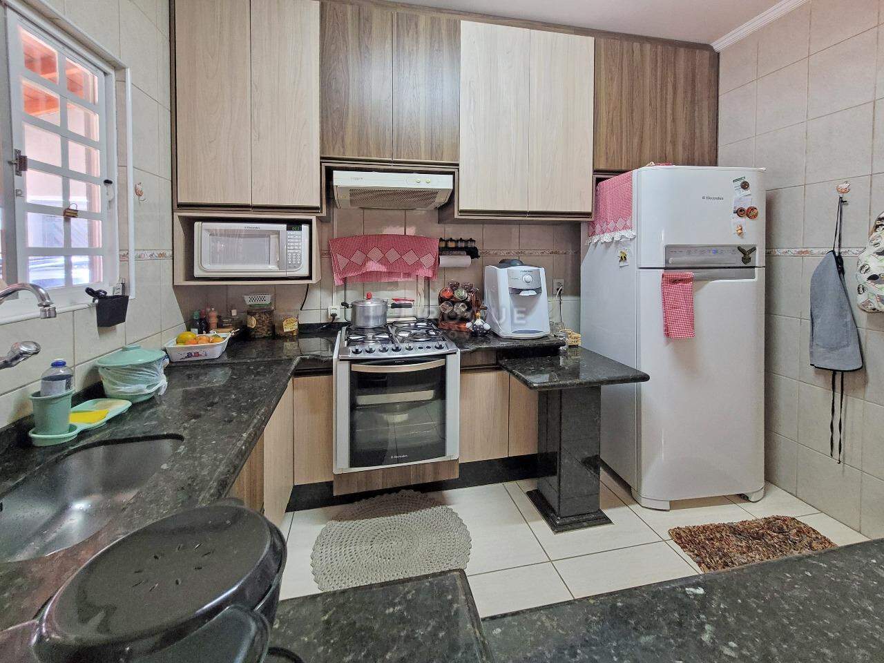 Casa Residencial à venda no bairro Jardim Residencial Santa Amália: COZINHA