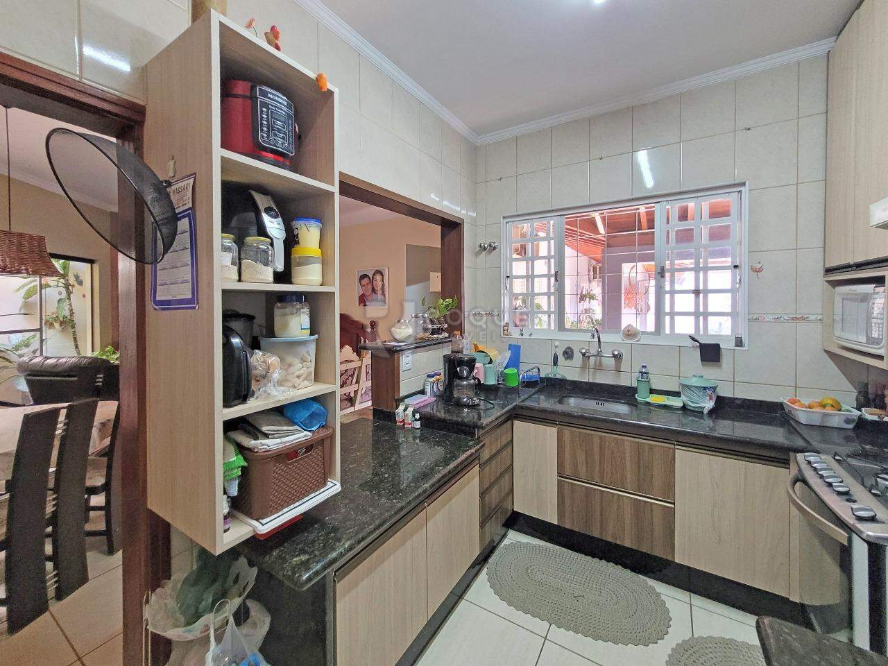 Casa Residencial à venda no bairro Jardim Residencial Santa Amália: COZINHA