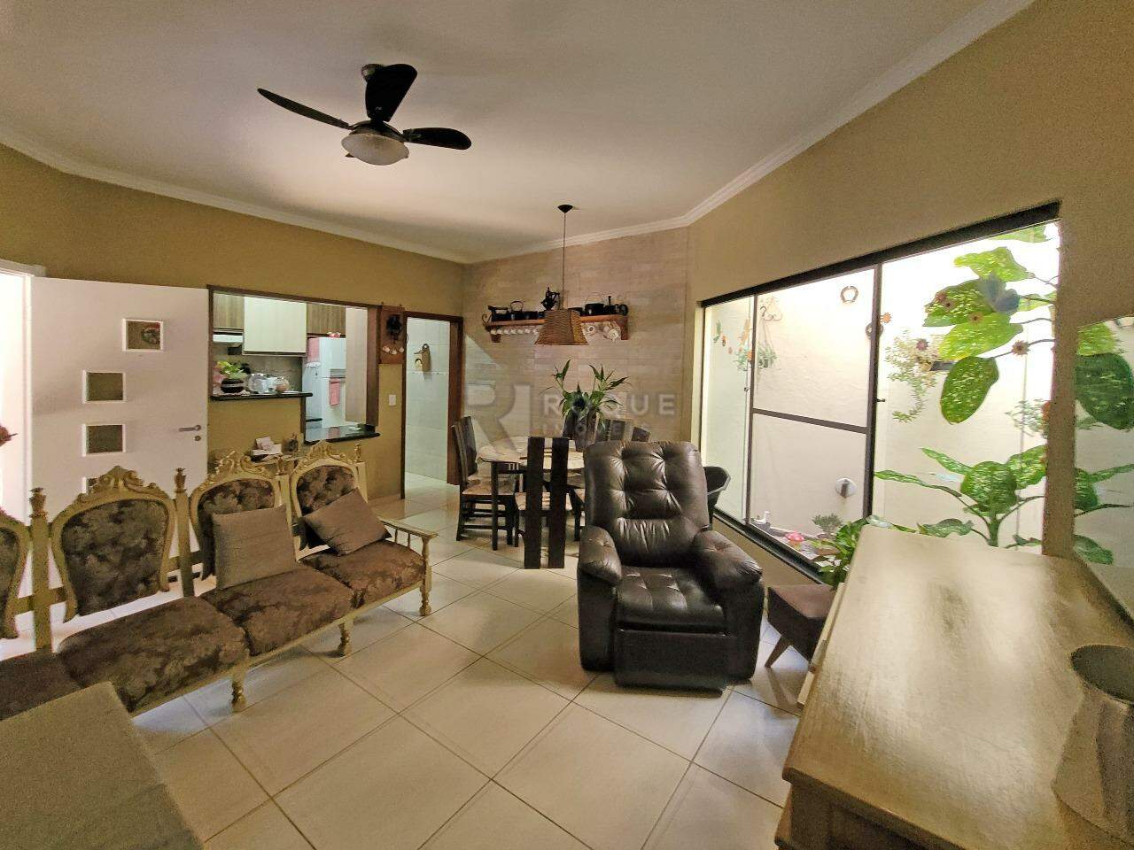 Casa Residencial à venda no bairro Jardim Residencial Santa Amália: SALA DE ESTAR