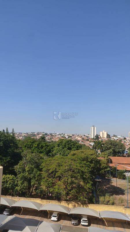 Apartamento à venda no bairro Vila Queiroz: 