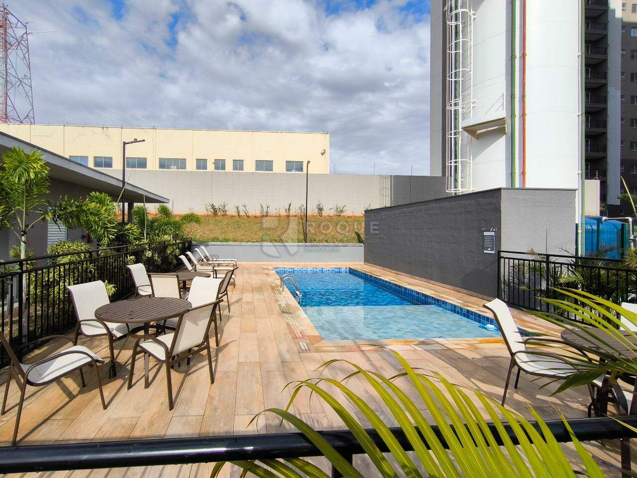 Apartamento à venda no bairro Jardim Esteves: PISCINA