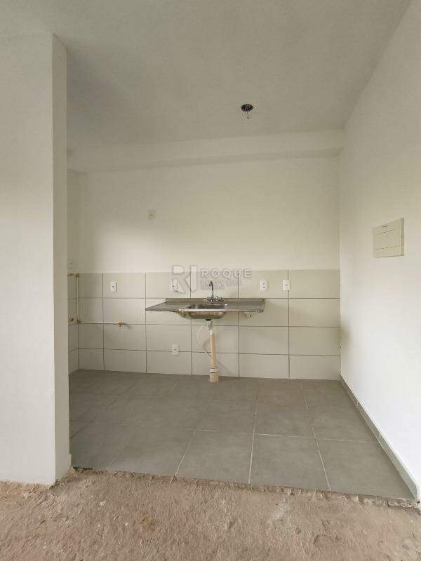 Apartamento à venda no bairro Jardim Esteves: COZINHA