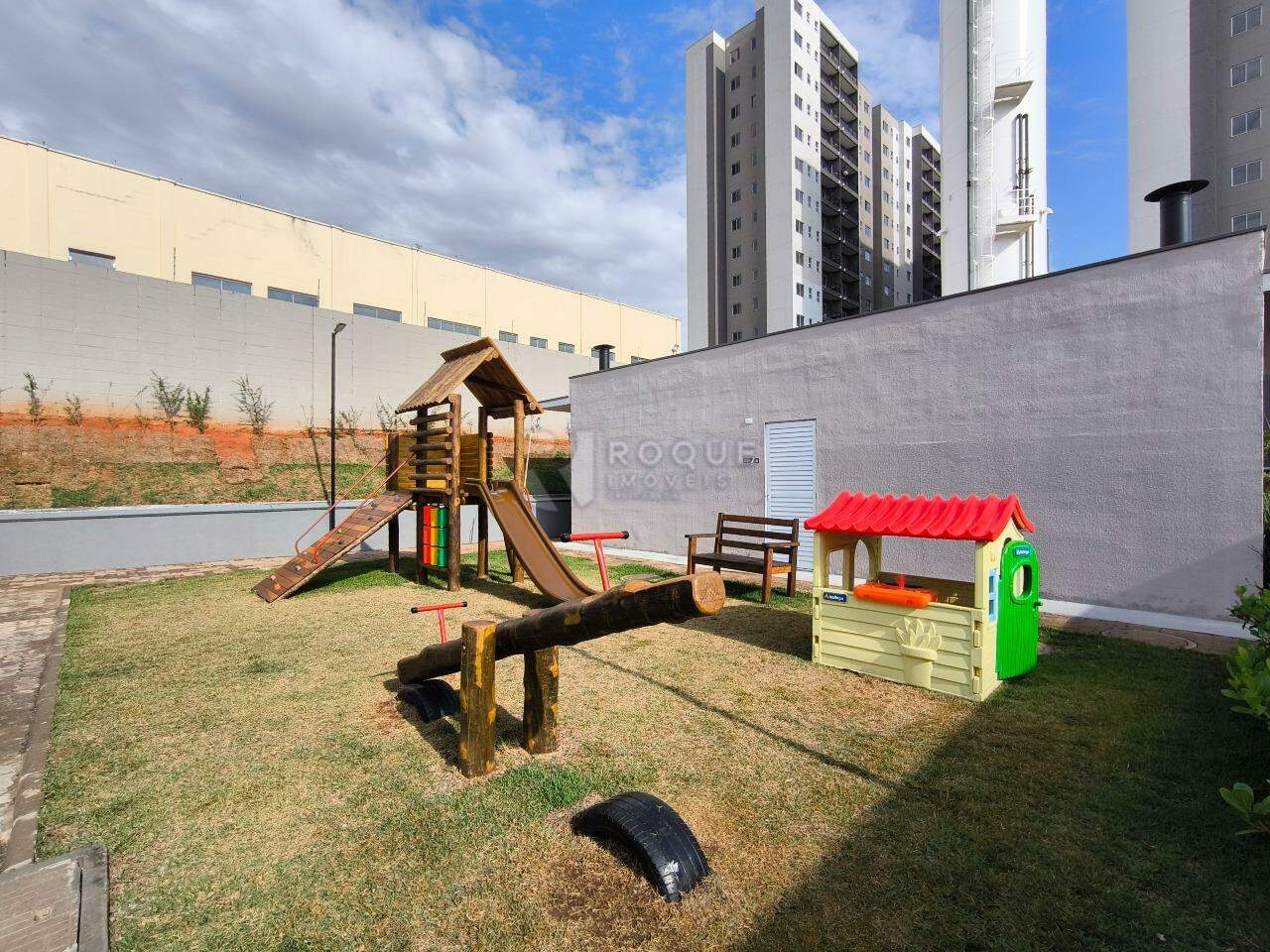 Apartamento à venda no bairro Jardim Esteves: PLAYGROUND