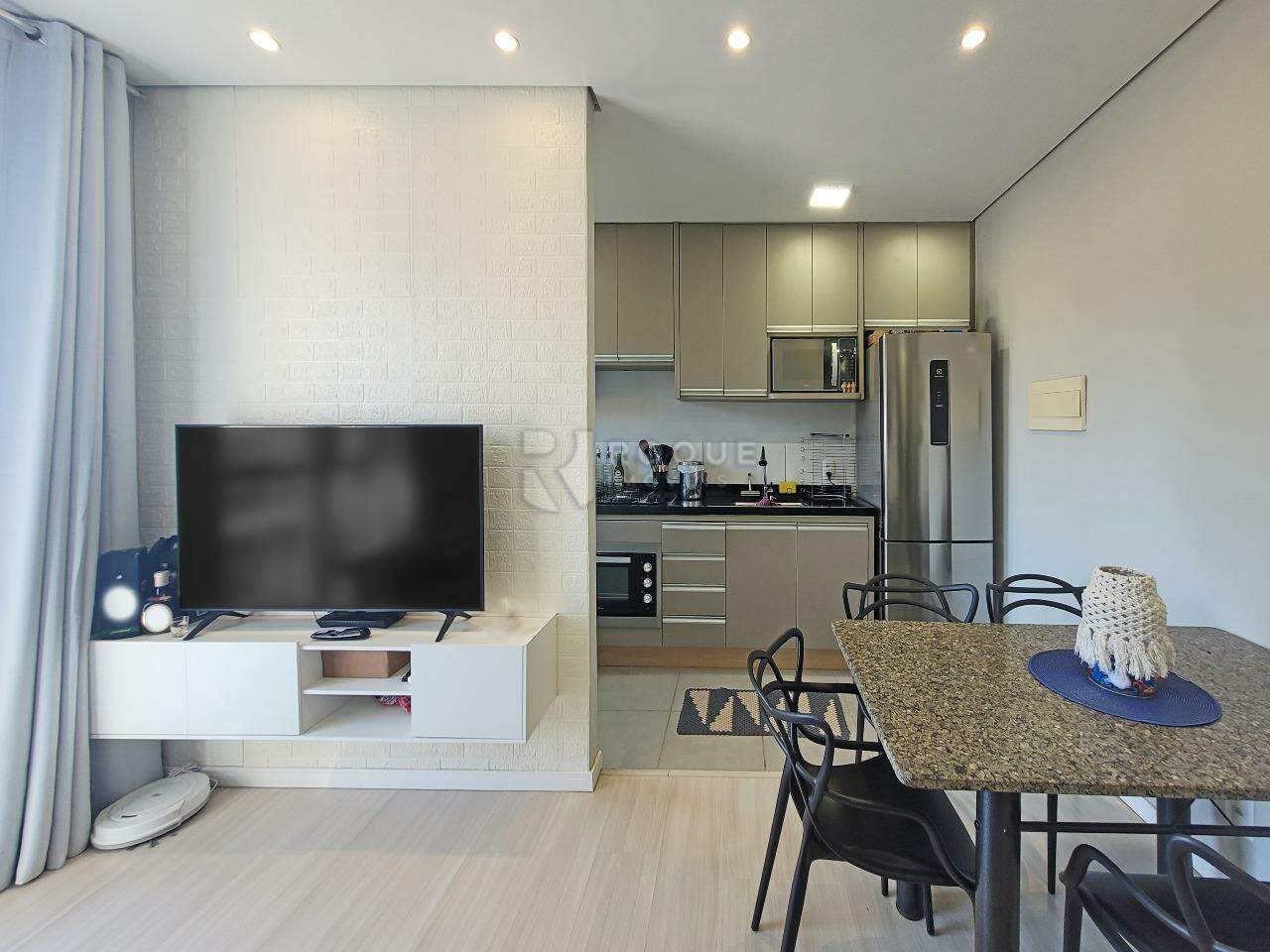 Apartamento à venda no bairro Jardim Esteves: SALA INTEGRADA 