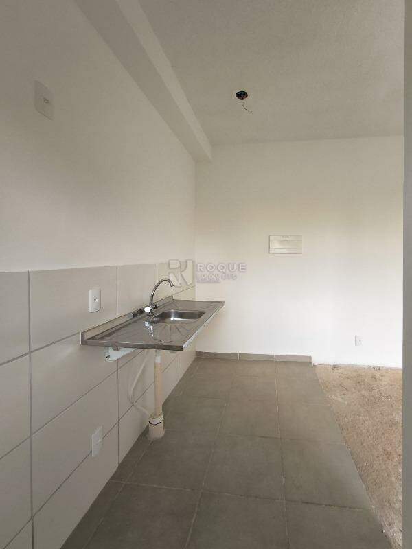 Apartamento à venda no bairro Jardim Esteves: COZINHA