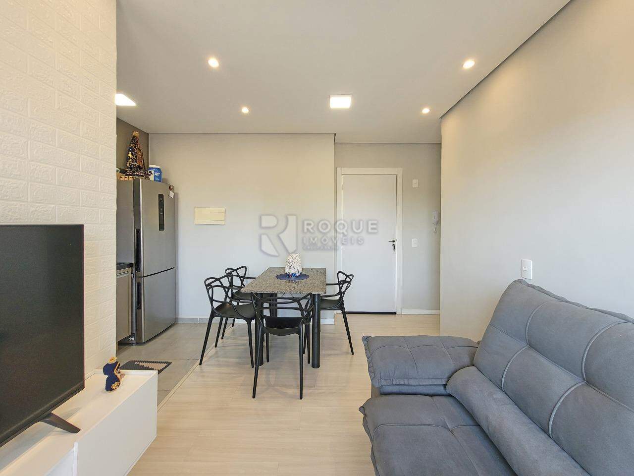 Apartamento à venda no bairro Jardim Esteves: SALA