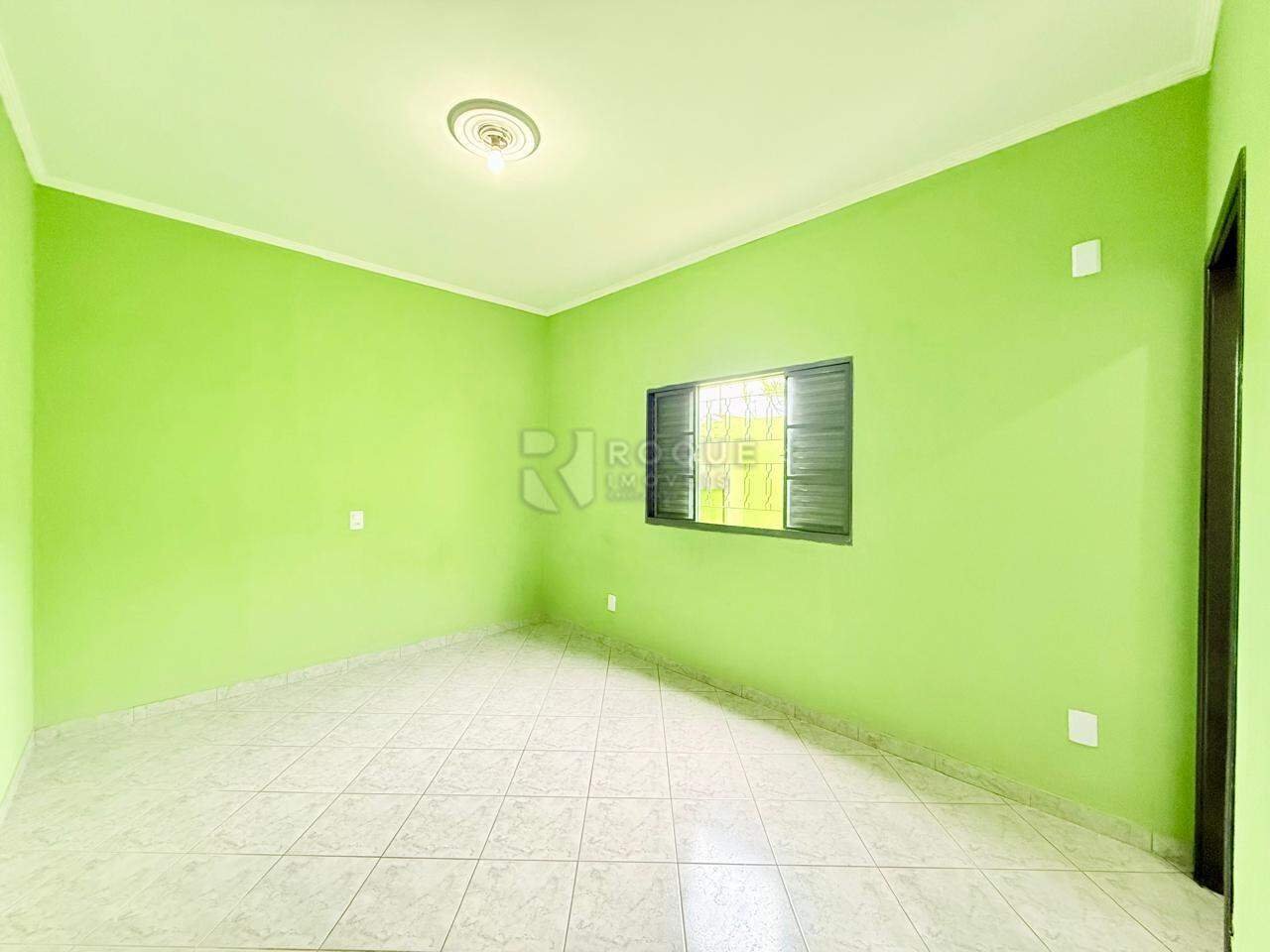 Casa Residencial para aluguel no bairro Vila Cristovam: Dormitório 02 Suíte