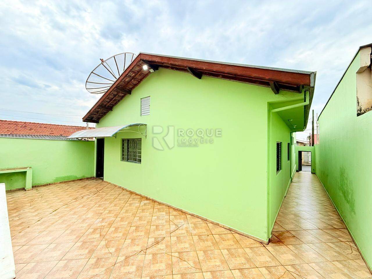 Casa Residencial para aluguel no bairro Vila Cristovam: Quintal