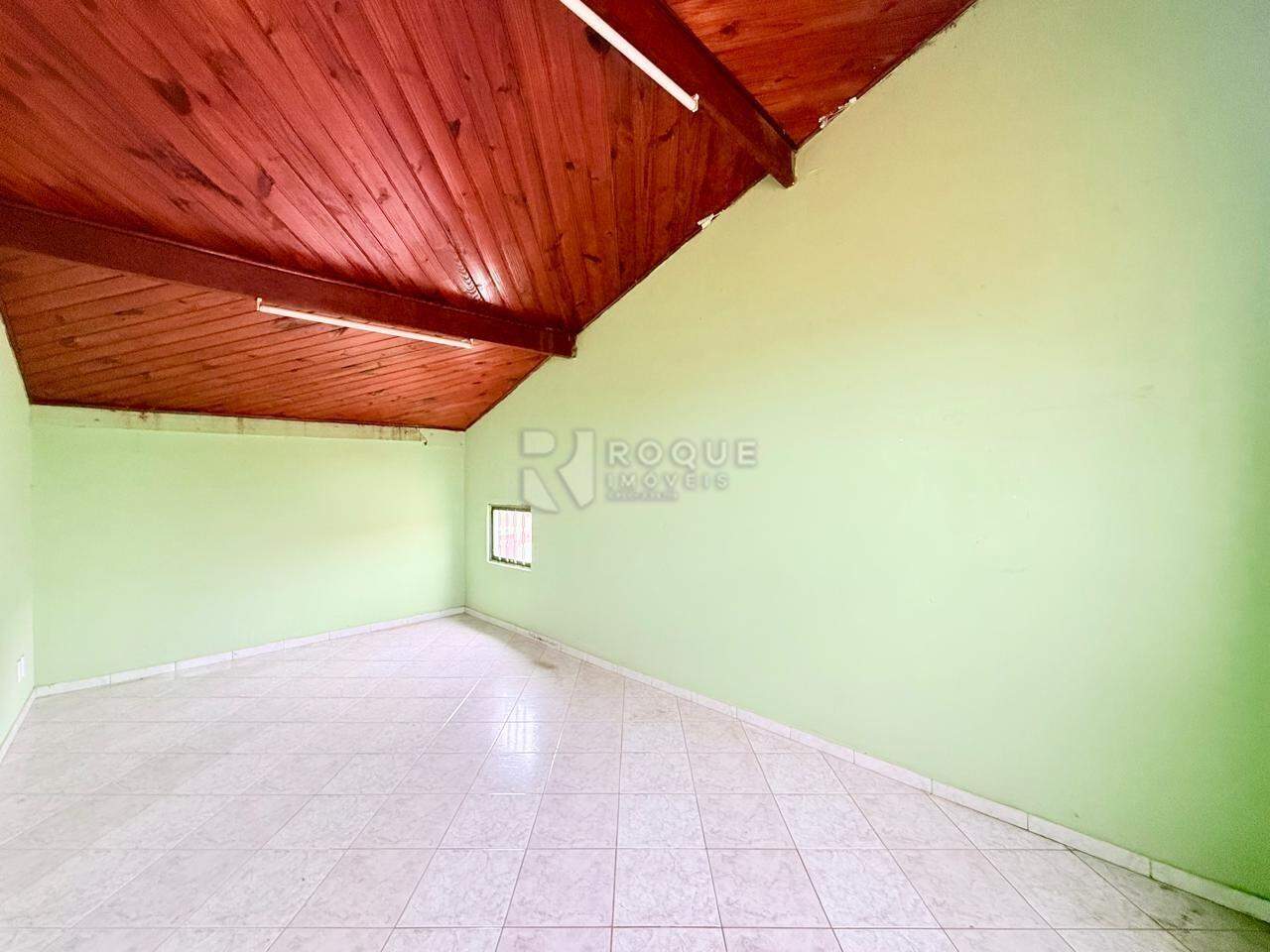 Casa Residencial para aluguel no bairro Vila Cristovam: Sótão