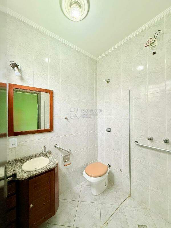 Casa Residencial para aluguel no bairro Vila Cristovam: Wc 02 Suíte