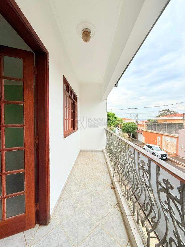 Casa Residencial para aluguel no bairro Vila Cristovam: Sacada