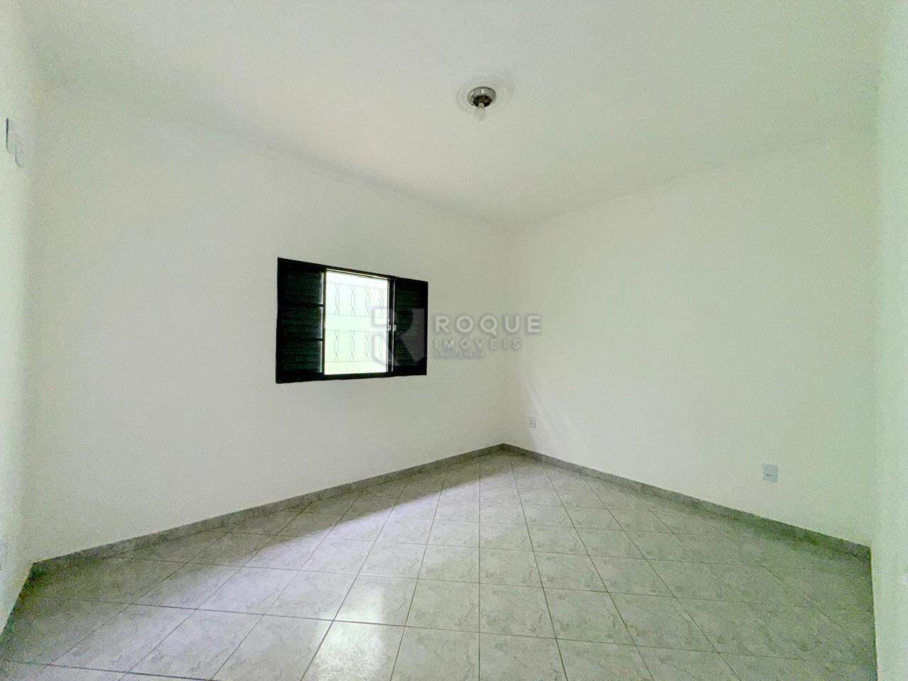 Casa Residencial para aluguel no bairro Vila Cristovam: Dormitório 03