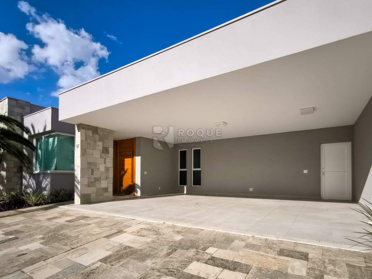 Casa em condomínio à venda no bairro Residencial Casalbuono: GARAGEM
