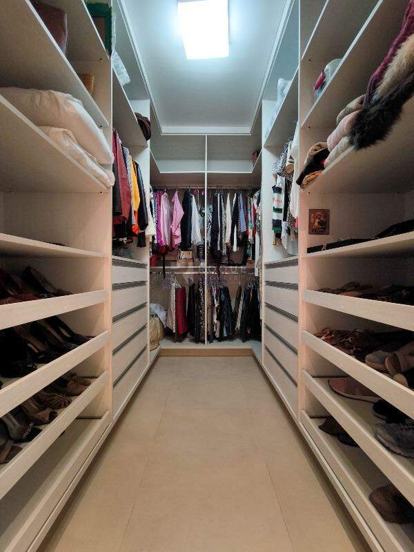 Casa em condomínio à venda no bairro Residencial Casalbuono: CLOSET SUÍTE MASTER