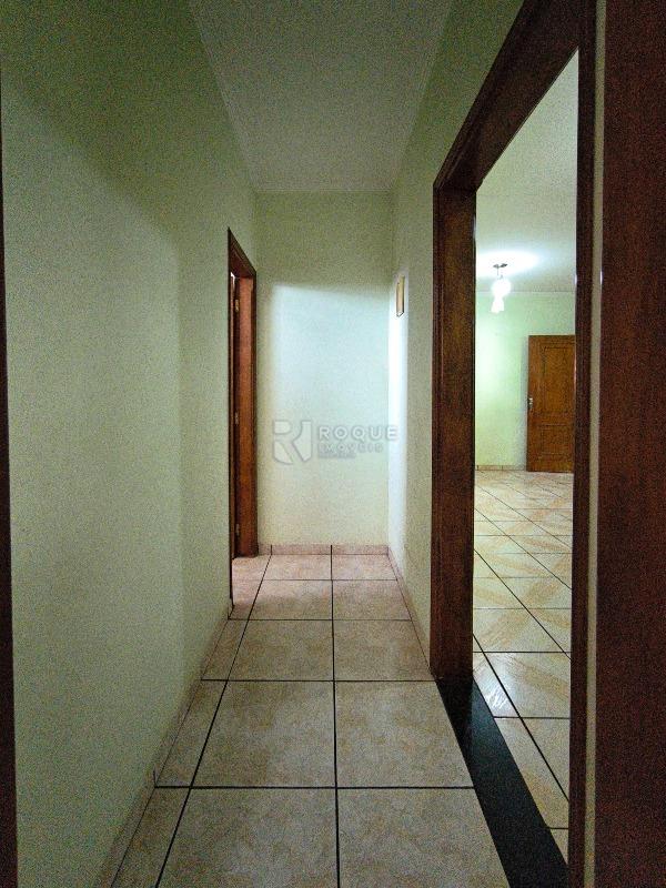 Casa Residencial à venda no bairro Vila Cristovam: CORREDOR INTERNO