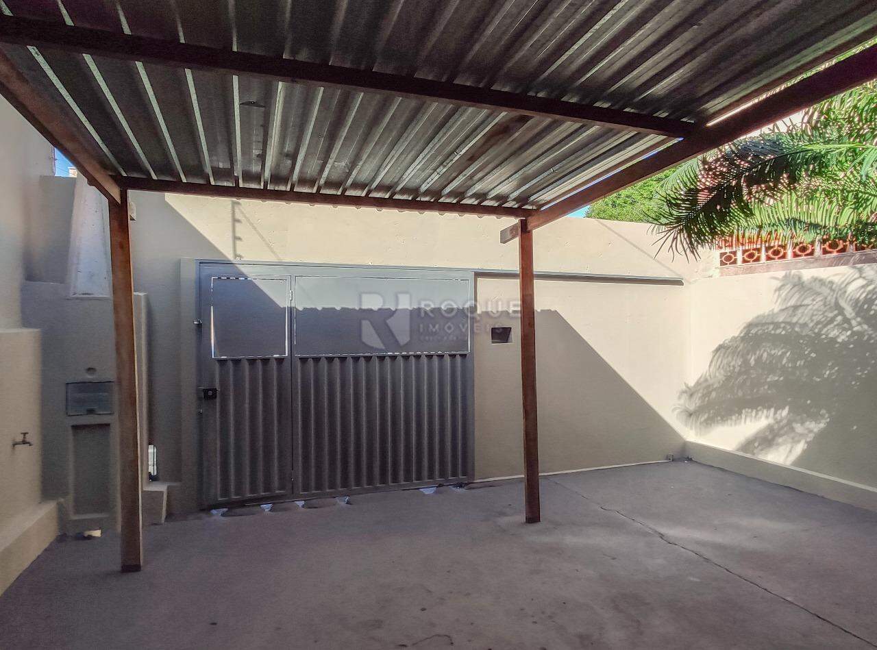 Casa Residencial para aluguel no bairro Jardim Residencial Village: Garagem 