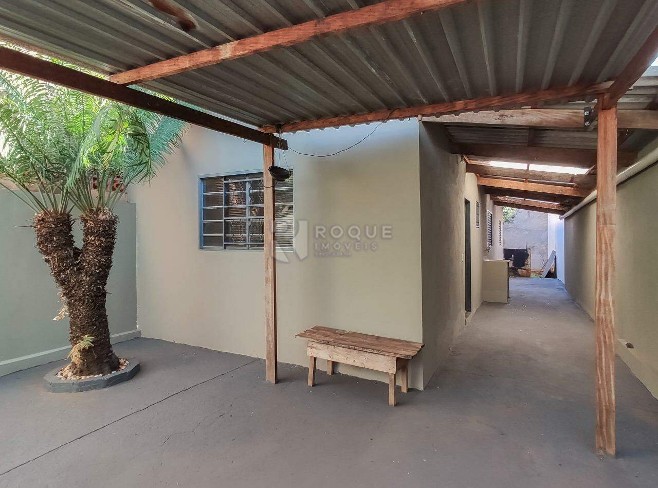Casa Residencial para aluguel no bairro Jardim Residencial Village: Garagem 