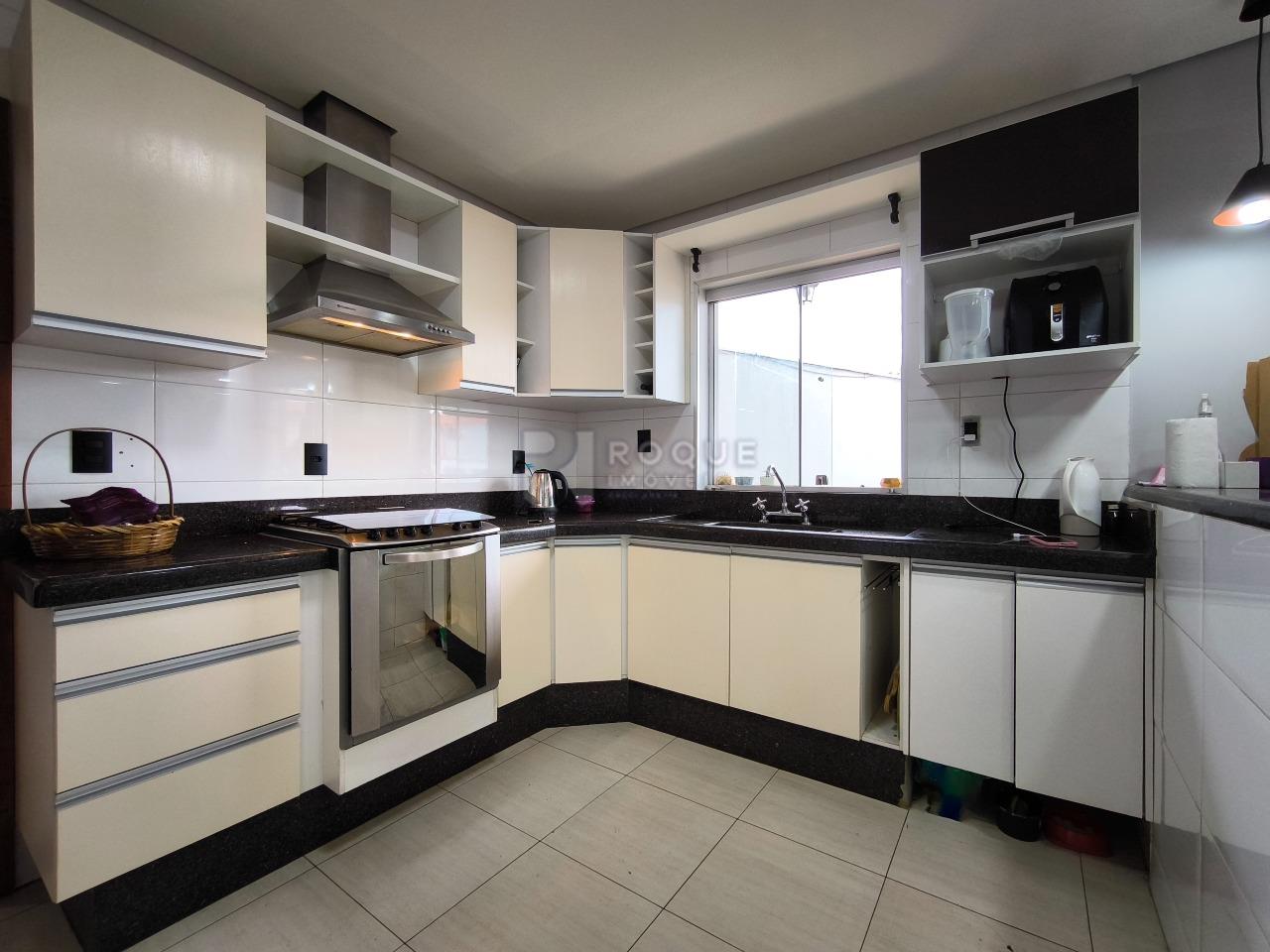 Casa Residencial à venda no bairro Jardim Nereide: COZINHA