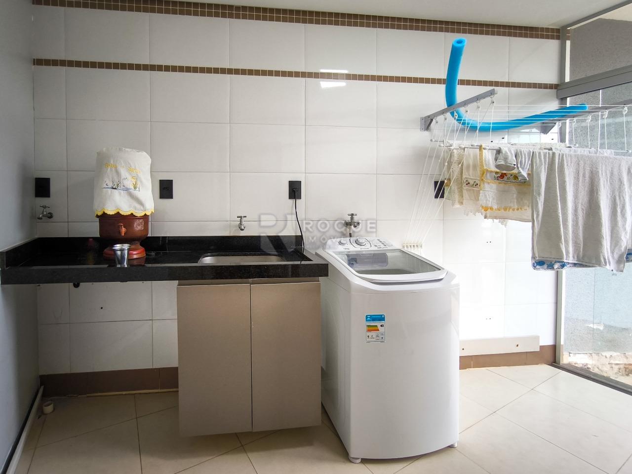 Casa Residencial à venda no bairro Jardim Nereide: LAVANDERIA