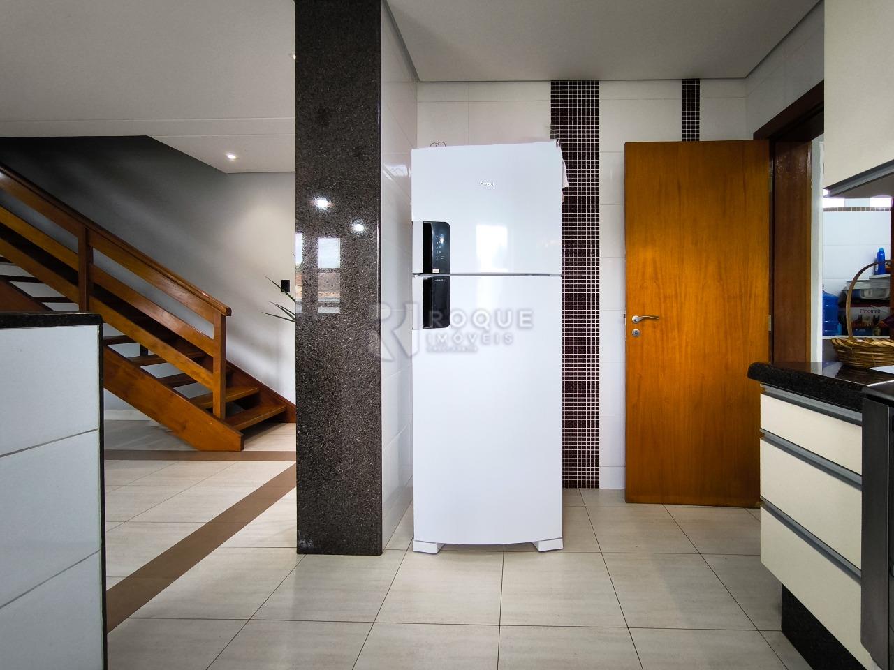 Casa Residencial à venda no bairro Jardim Nereide: COZINHA