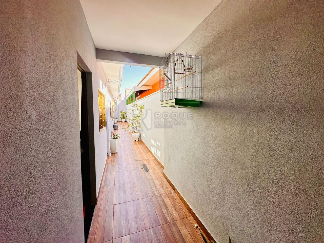 Casa Residencial à venda no bairro Jardim Olga Veroni: CORREDOR EXTERNO