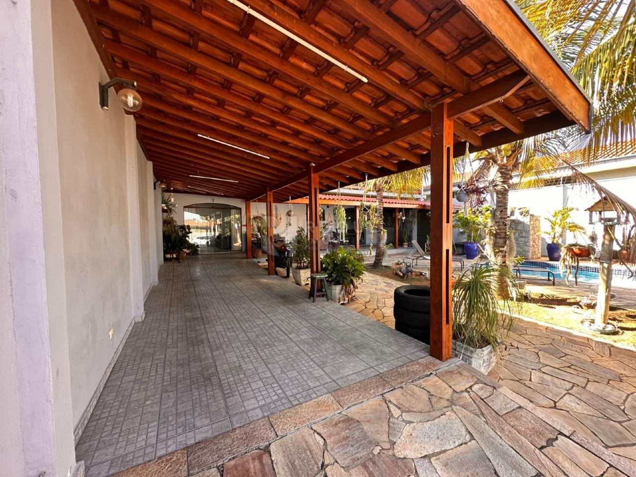 Casa Residencial à venda no bairro Jardim Bela Vista: GARAGEM COBERTA 