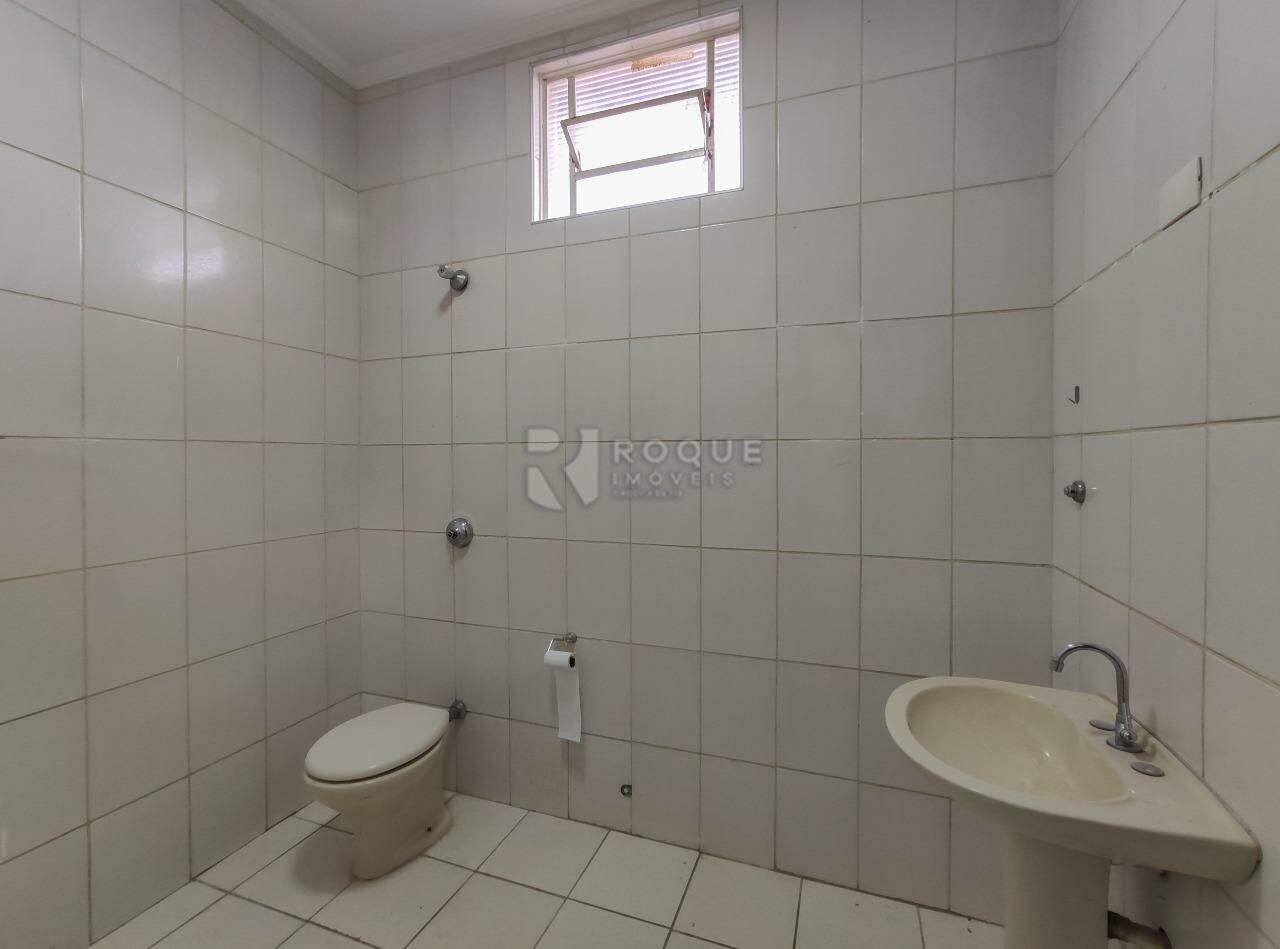 Casa Residencial para aluguel no bairro Vila Claudia: WC social